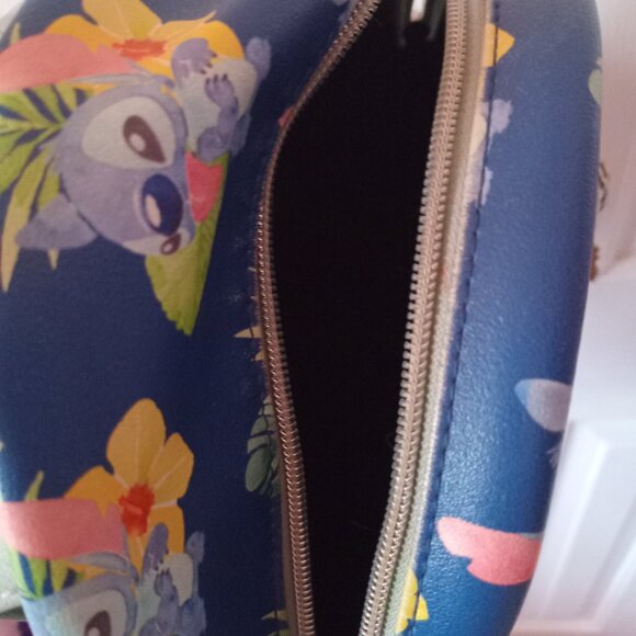 Disney's Stitch Mini Backpack - Hot Topic - Picture 5 of 5